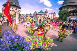 Du ngoạn qua những miền cảnh sắc Sun World