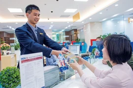 BIDV: Gửi tiền lãi cao, trúng xe thể thao