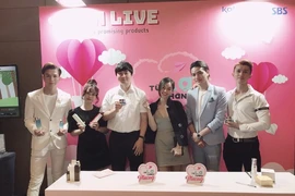 EIR Cosmetics: Đồng hành cùng chương trình Từ lạ thành thương