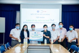 Lixco: Thêm 3.000 lít gel rửa tay khô tặng Sở Y tế TP.HCM 