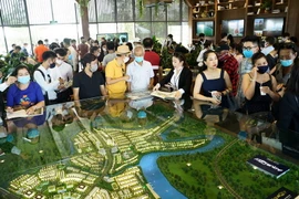 Trung tâm quá tải, đô thị sinh thái rộng đường bứt phá 