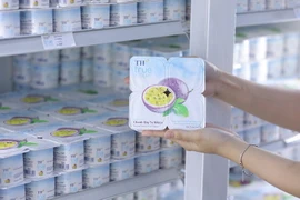 Sữa chua chanh dây bổ sung hạt chia đầu tiên trên thị trường 