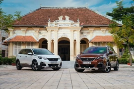 Mua ôtô Peugeot được tặng xe máy Django
