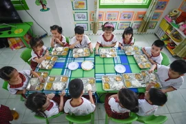 Giáo viên và phụ huynh yêu thích mô hình điểm dinh dưỡng học đường 