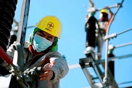 COVID-19: EVNNPC hỗ trợ giảm tiền điện đợt 3 là 260 tỉ đồng