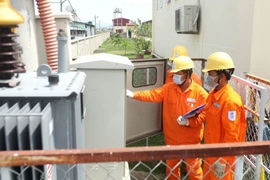 Hàng triệu khách hàng 21 tỉnh thành phía Nam được giảm tiền điện ​