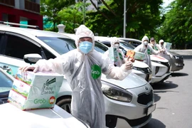 Grab trao tặng 12.000 phần quà cho 24 bệnh viện tại TP.HCM