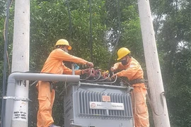 Cấp điện ‘thần tốc’ những điểm nóng chống dịch tại Bình Dương
