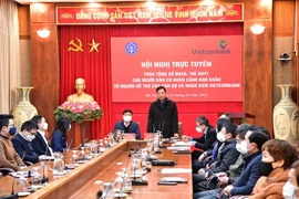 Vietcombank: hơn 12.000 sổ BHXH, thẻ BHYT tặng người dân hoàn cảnh khó khăn