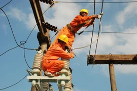 Hà Nội: Nhiều doanh nghiệp sử dụng điện tiết kiệm mùa nắng nóng