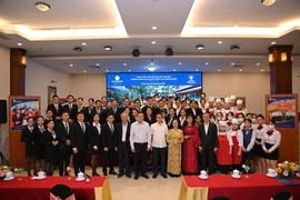 Phó Thủ tướng Vũ Đức Đam thăm, làm việc tại trường Trung cấp Du lịch và Khách sạn Saigontourist