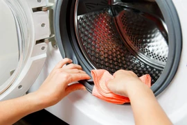 Hướng dẫn cách vệ sinh máy giặt tại nhà ai cũng làm được