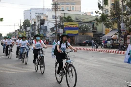 Ngành điện miền Nam hưởng ứng Giờ trái đất thiết thực, hiệu quả