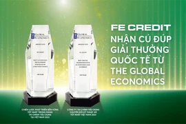 FE CREDIT nhận giải thưởng quốc tế về chuyển đổi số và phát triển bền vững