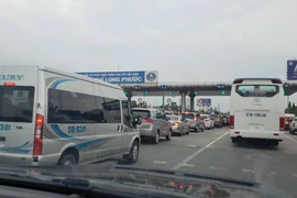 Ùn xe nghiêm trọng cao tốc TP.HCM - Long Thành - Dầu Giây