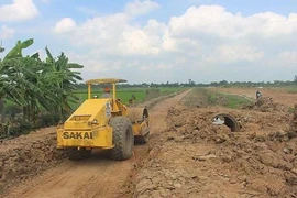 Chủ đầu tư nói về vật liệu ở cao tốc Trung Lương - Mỹ Thuận