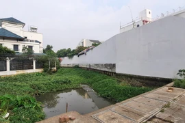 TP.HCM có hơn 100 trường hợp lấn chiếm bờ sông, kênh, rạch