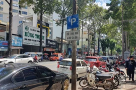 Dự kiến mở thêm 15 tuyến đường thu phí đỗ xe ô tô ở TP.HCM