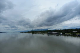 Khu vực đầm Thủy Triều (huyện Cam Lâm) thời gian qua giá đất lên cao gấp nhiều lần so với trước đây. ảnh: Công Nguyên
