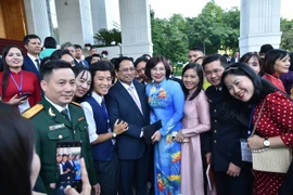 Thủ tướng: Tập trung hoàn thiện cơ chế đãi ngộ giáo viên