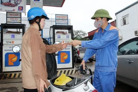 Xuất hoá đơn mỗi lần bán có gây ách tắc tại cây xăng?