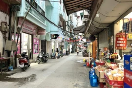 Nhà phố Hà Nội tăng giá theo giá căn hộ