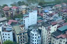 Nhà phố Hà Nội vượt mốc 400 triệu đồng/m2, giá nhà ngõ nhảy múa
