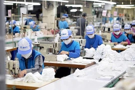VCCI nêu loạt nút thắt thể chế cần ưu tiên tháo gỡ để thực hiện tăng trưởng 2 con số