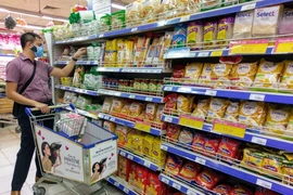 Đề xuất giảm thuế VAT: Người dân phấn khởi nhưng lo doanh nghiệp 'đội' giá