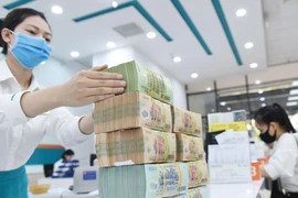 Thủ tướng chỉ đạo tiếp tục giảm lãi suất cho vay