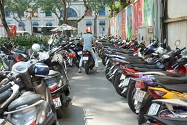 Giá trông giữ xe, ăn uống tại các điểm du xuân dự báo tăng