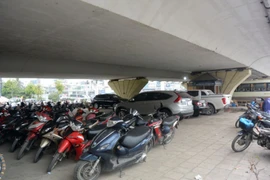 Phó Thủ tướng yêu cầu Hà Nội xử lý nghiêm các bãi trông xe không nằm trong quy hoạch