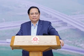 Thủ tướng yêu cầu các địa phương khẩn trương bàn giao mặt bằng, đẩy nhanh các dự án trọng điểm