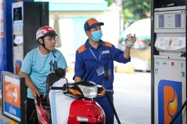 Hải quan gấp rút hướng dẫn thực hiện Nghị định 72 áp thuế nhập xăng dầu 0%