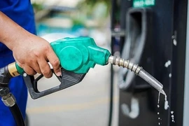 Xăng dầu đồng loạt giảm từ 15 giờ chiều nay