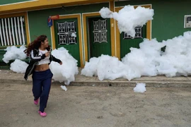 VIDEO: ‘Mây’ ô nhiễm bay lửng lơ ngoài đường