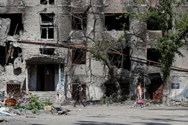 Nóng Nga-Ukraine 11-6: Moscow tố Kiev đặt pháo trong trường học, cãi với Anh về vụ tuyên án tử hình lính đánh thuê