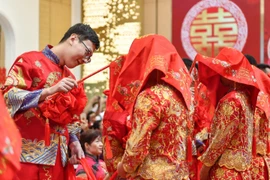 Mời 70 đồng nghiệp ăn cưới nhưng chỉ 1 người đi dự, nữ nhân viên bất mãn nghỉ việc