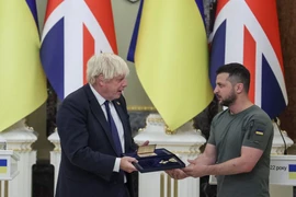 Thủ tướng Anh tới Kiev, London viện trợ hơn 63 triệu USD cho Ukraine nhân ngày Độc lập 