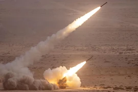 VIDEO: Ukraine khai hoả hàng loạt pháo từ các hệ thống HIMARS