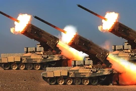 VIDEO: Nga triển khai ‘hỏa thần’ TOS-1 nã vào mục tiêu Ukraine 