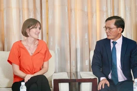 Tổng lãnh sự Anh Emily Hamblin thăm báo Pháp Luật TP.HCM