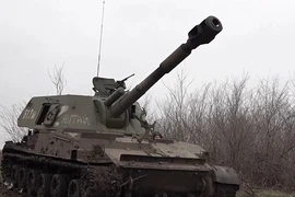 VIDEO: Pháo tự hành Akatsiya Nga ngụy trang, bắn liên tục vào Ukraine