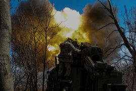 VIDEO: 1 đợt pháo Ukraine trúng 2 mục tiêu Nga