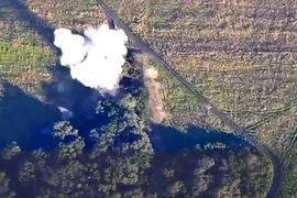 VIDEO: Ukraine dội tên lửa, phá hủy 3 hệ thống pháo Nga 