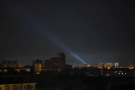 Ukraine căng mình đối phó những đòn không kích của Nga 