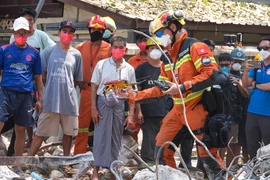 Vô vàn thách thức cứu người trong động đất ở Myanmar 