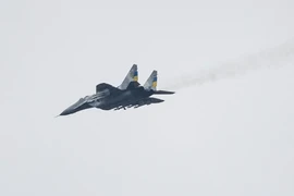 VIDEO: Chiến đấu cơ MiG-29 Ukraine nã bom vào sở chỉ huy UAV, kho đạn Nga