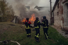 Chiến sự Nga-Ukraine 9-10: Kiev, Moscow quyết chiến ở thành trì chiến lược; Nga đánh rát khắp Ukraine