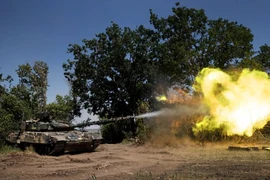 Xe tăng Ukraine khai hỏi ở tỉnh Donetsk, miền đông đất nước. Ảnh: THE NEW YORK TIMES